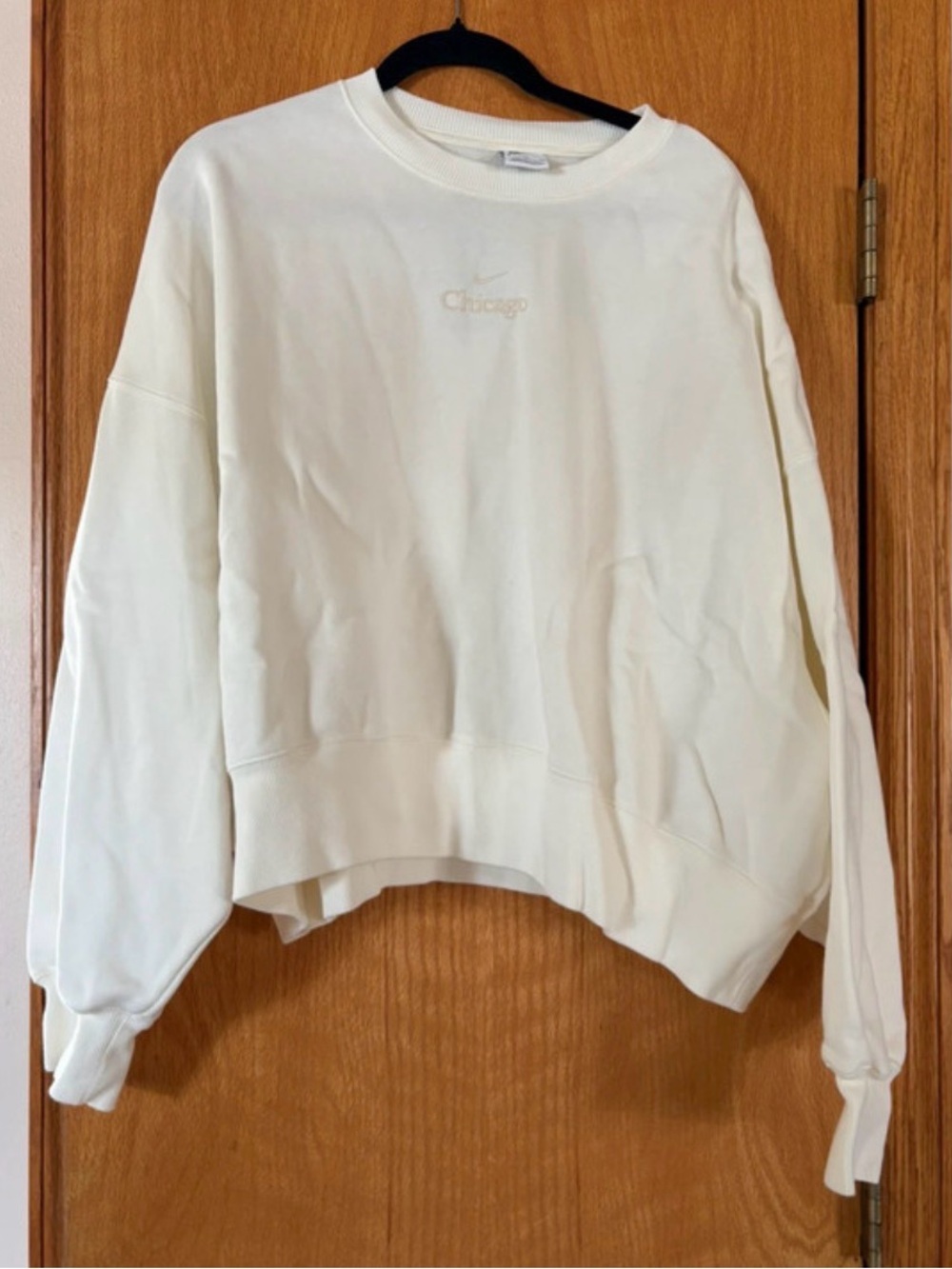 Nike Cream Crewneck Sweatshirt with Subtle Chicago Embroidery
